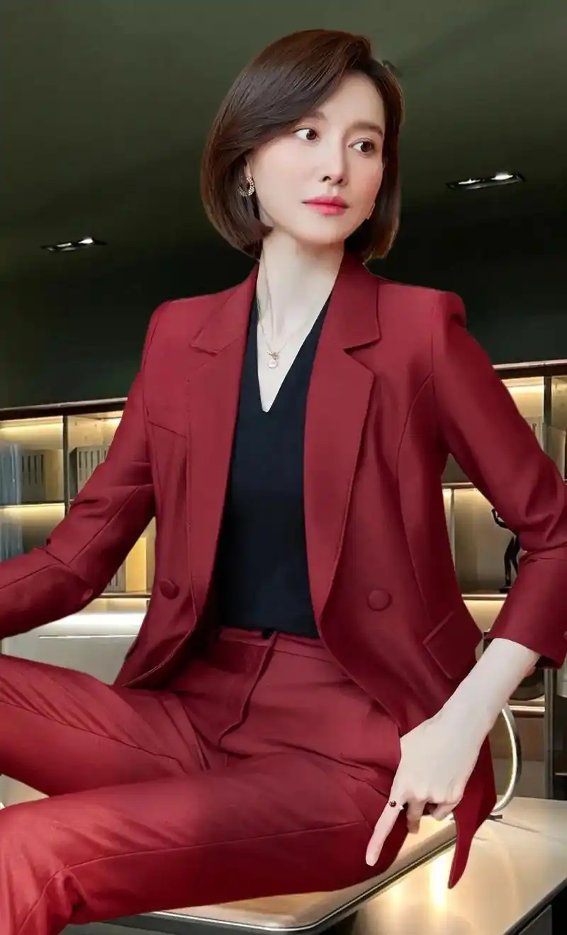 高端商务职业女装.红色本命年职场精英西装套装,时尚气质干练, - 抖音