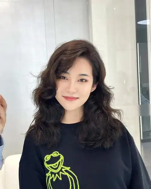 秋冬烫发首选的复古发型