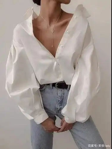 1件"白衬衣"穿3种风格,露出精致的锁骨,有一种甜美的高级感