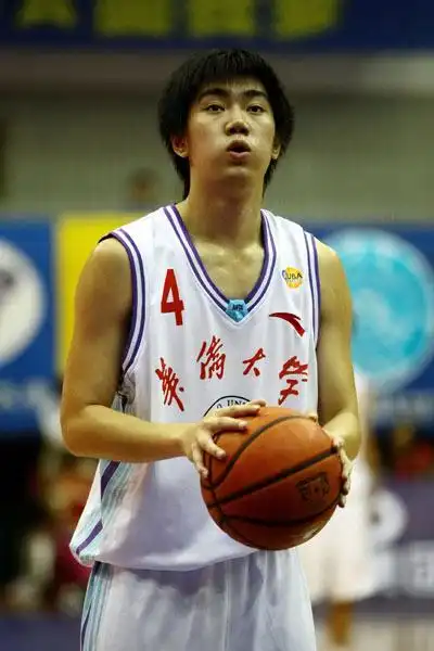 cuba组图:华侨大学战胜国防科大 wdl组合神勇