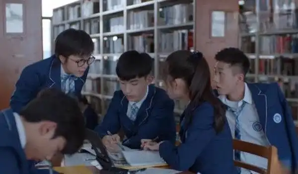 少年派三个细思极恐的情节编剧如果深挖四人友谊必然彻底崩塌