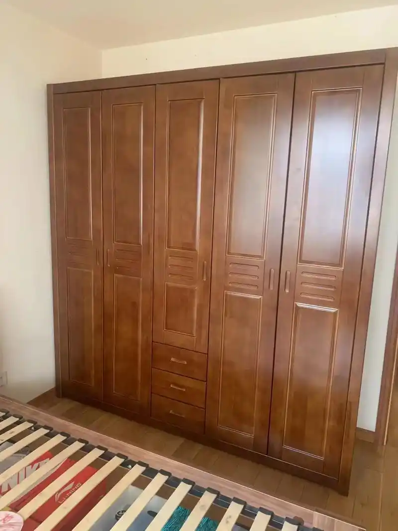 展厅样品处理,全实木衣柜.餐桌 样品实木.实木白色简约四门衣 - 抖音