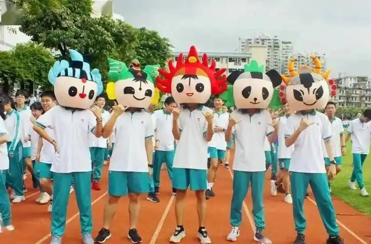 简单舒适六中的校服············广州市第六中学7真光