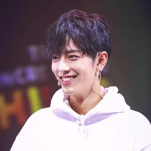 肖战笑起来真的很好看