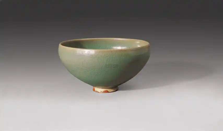 2386宋临汝窑青釉钵式碗