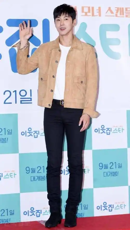 郑允浩#我今天真的是时时刻刻都在被暴击这腿 这脸 这身材啊啊啊鞍