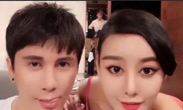 山寨范冰冰为假李晨生下一子产子后发现男友还有男友