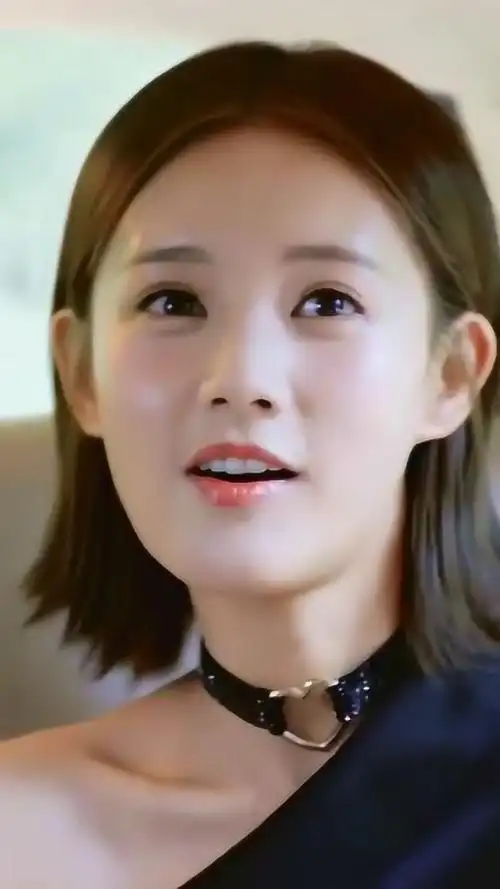 李一桐:短发的女孩子,也可以很好看!