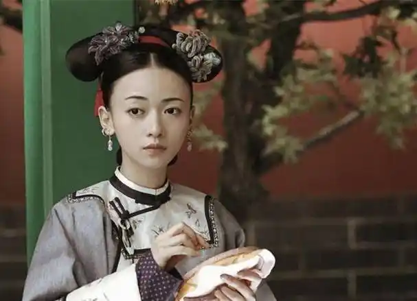 《延禧攻略》称还原历史,可这件珍珠披肩,怎么那么像八戒同款?_高贵妃