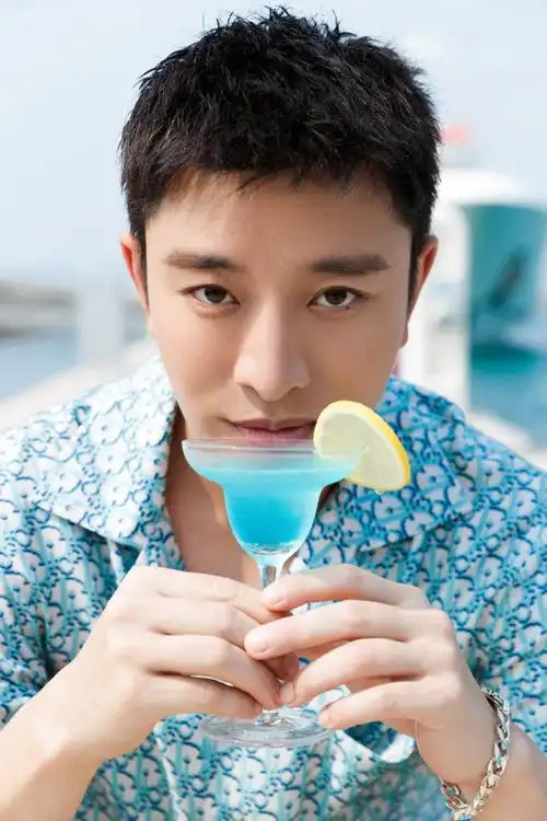 贾乃亮超话2021,继续奔走在热爱里.#贾乃亮412生日快乐