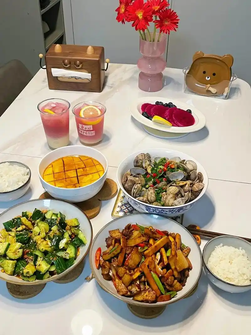 二人食晚餐今天的菜量有点多