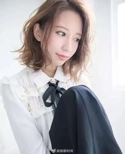 小个子女生远离这四款显矮的发型,第一显胖,第三显矮,莫踩雷