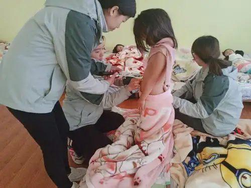 让幼儿健康快乐的成长 ——贝乐双语幼儿园体质检测