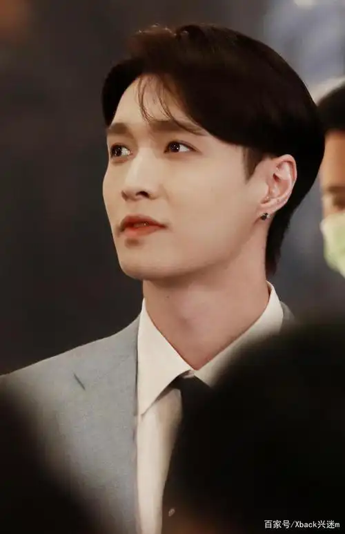 chaumet代言人张艺兴,生图绝绝子!