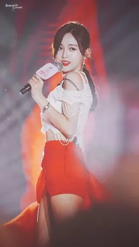 吴宣仪壁纸分享 红色高跟鞋永远的神!