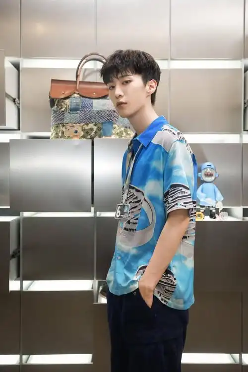 范丞丞《720潮流主理人》高清剧照公开 一日店长采风体验了解市场需求