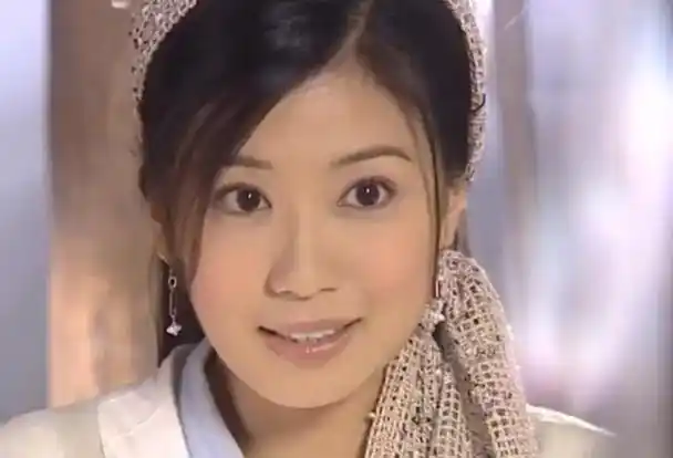 在拍摄前,通读剧本的贾静雯十分喜欢周芷若,要求导演换角.