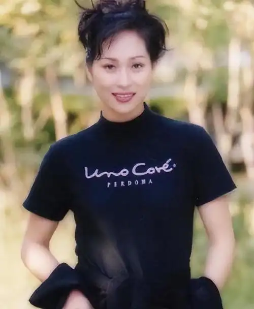 回顾为了娶刘晓庆不惜和原配妻子离婚的陈国军他后悔了吗