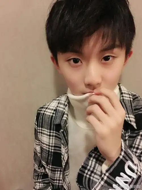 马嘉祺童年古装照#马嘉祺童年古装照来啦,原来我们的小帅哥从小就