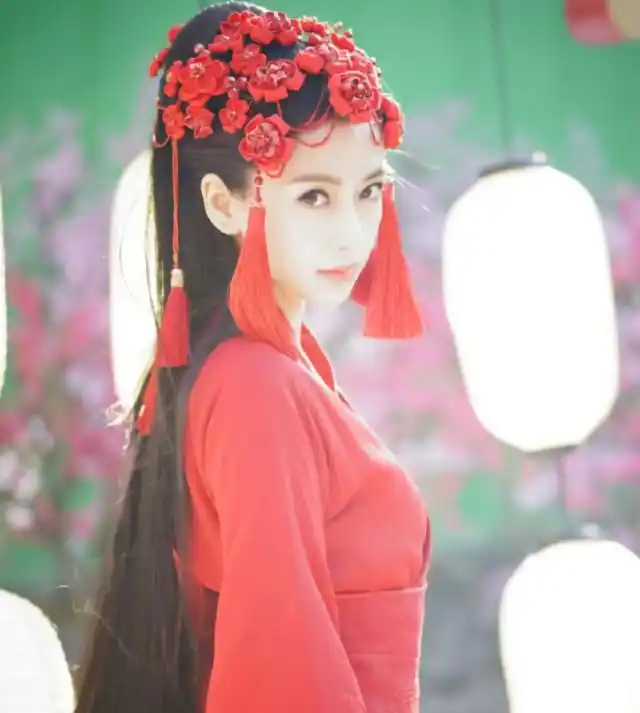 狮子座代表的古装红衣女星——刘诗诗扮演的周妙彤