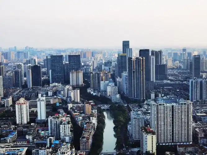 一览成都市区风景的最佳地点但是一定要天气好能见度高视野才能广阔上