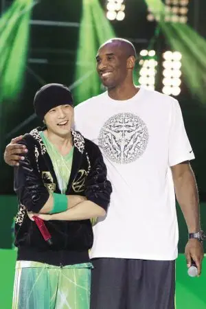 周杰伦脊椎炎发作 打针忍痛获科比赞赏