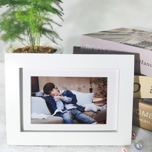 易烊千玺签名照片海报相框装裱摆台追星女孩房间装饰品ins11千玺2