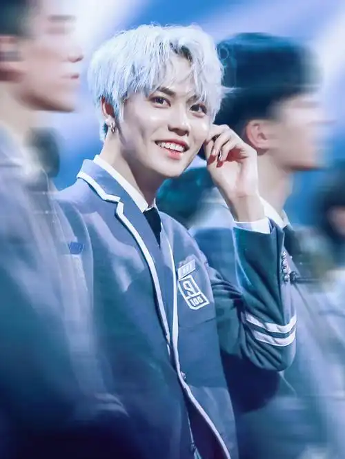 林彦俊出道四周年快乐