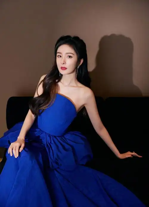 卫视春晚女星造型:赵丽颖最高贵,杨幂最典雅,关晓彤最娇媚