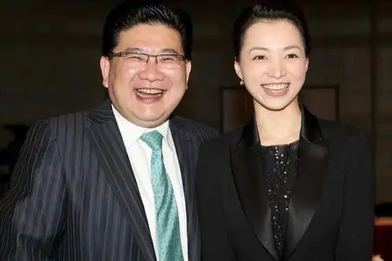 央视龙年春晚完成首次彩排,主持人龙洋现身,董卿撒贝宁无缘舞台|鲁豫