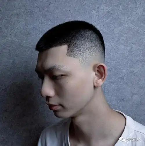 2022夏季男生潮流发型不用考虑脸型谁剪都很帅气