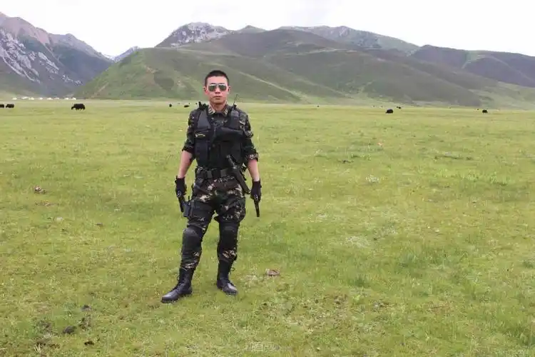 阳光帅气小哥哥征婚.哈哈哈.