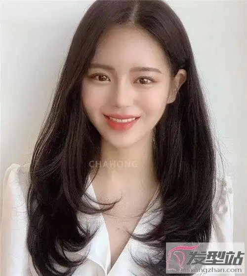 最新中长梨花头内扣显瘦韩式烫卷发型