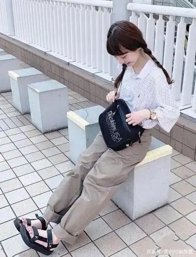 小个子穿搭找对风格很重要,这位150的日系博主,精致得像洋娃娃