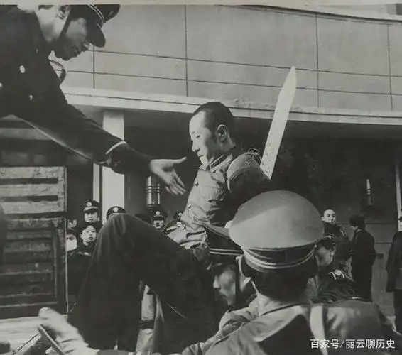 1983年的第一次严打,总共耗时3年,期间枪毙了多少罪犯?