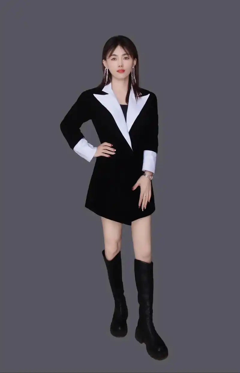 贾玲很励志的一句话: 一切都来得及,记得爱自己! 传递正能量