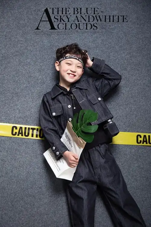 蕾蕾呢的儿童摄影作品《8岁》