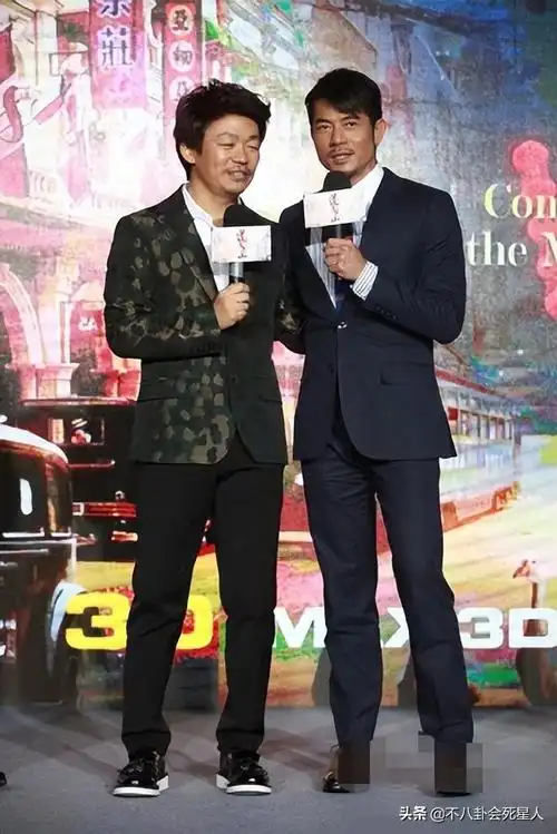 郭富城官方身高标的是171厘米,但很多传闻说他只有165厘米,但明显也不