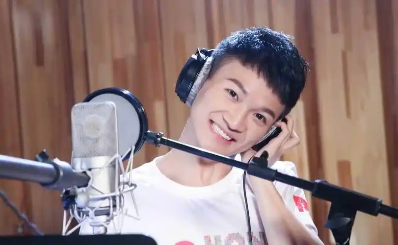 原创最惨中国好声音冠军以新人身份再次参赛没想到第一场就被导师汪峰