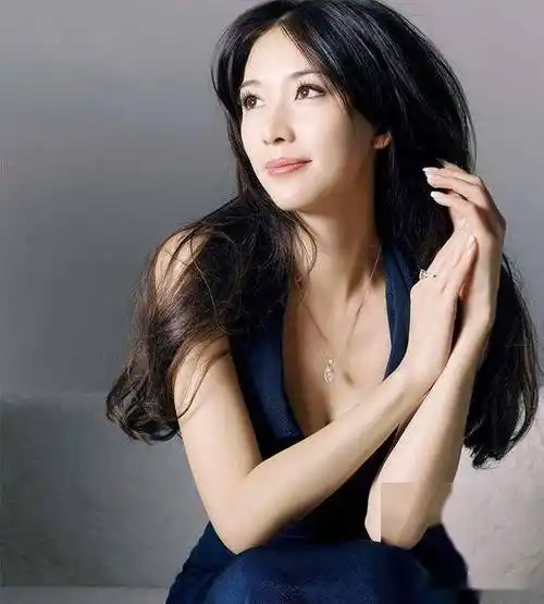 [林志玲写真大揭秘,49岁女神的饱满有料,人间大蜜桃的性感!