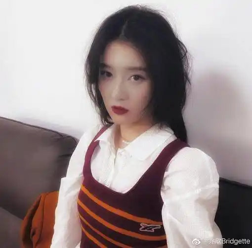 乔欣照红唇撩人02甜美可人