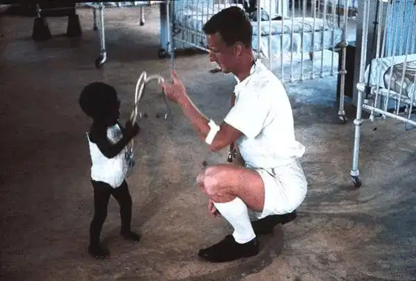 你们都听好了?以后看到黑孩子,可以问问,是不是都很受气!