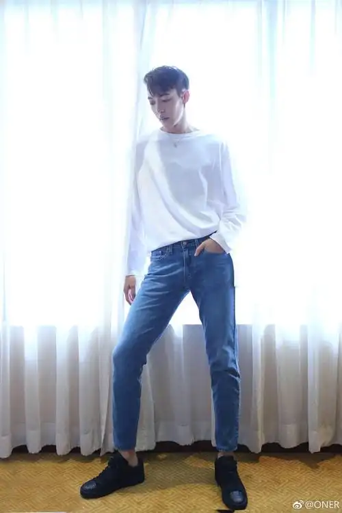 卜凡模特出身身高192(人形哈士奇)