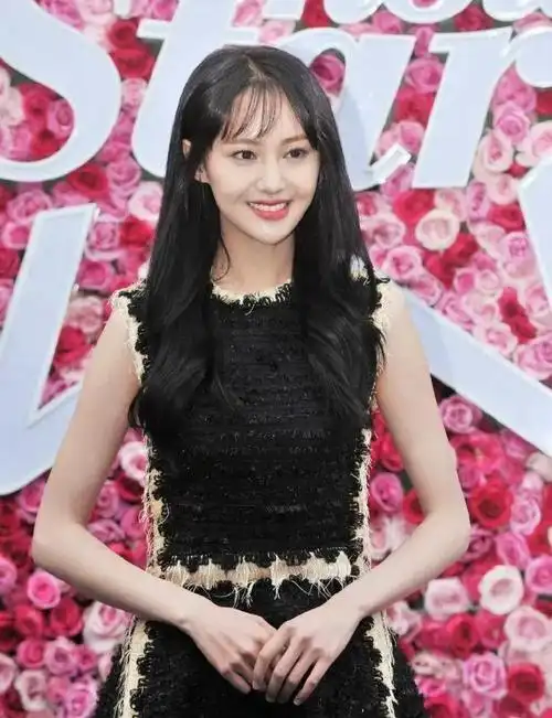 据媒体此前报道,2024年以来,郑爽新增数条股权冻结信息,1月初,上海