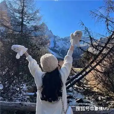 2024女生背影头像干净有气质_好看的女生背影头像图片