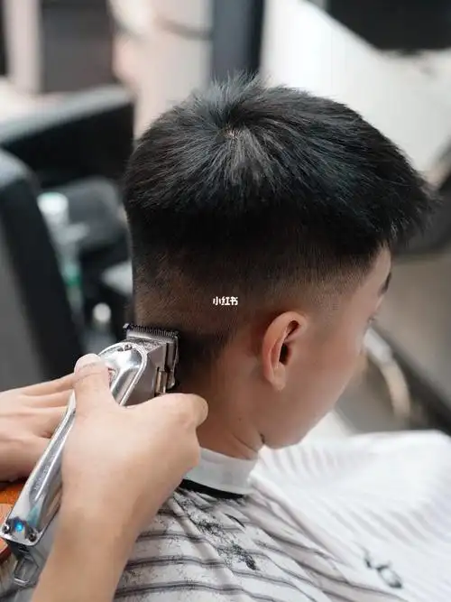 理发视频男士短发,剪头发视频男生短发教程-图片大观-奇异网