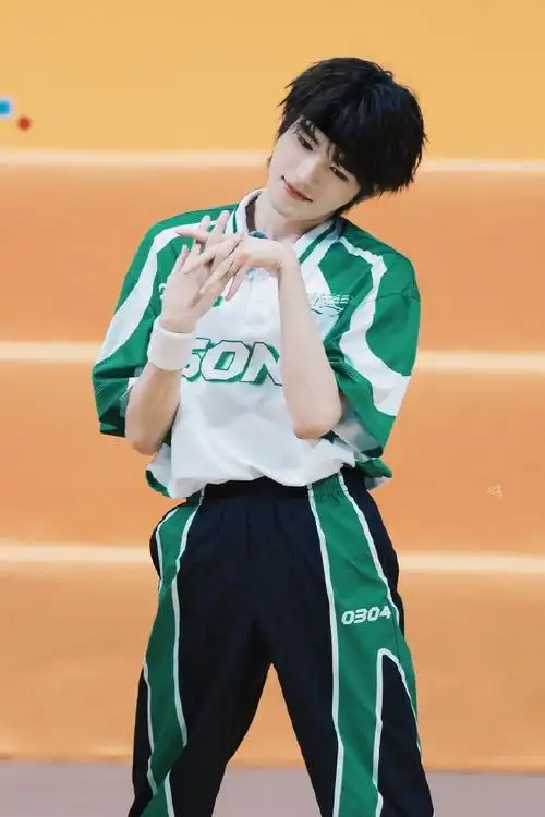 tf家族夏日运动会分队官宣##宋亚轩 海胆头