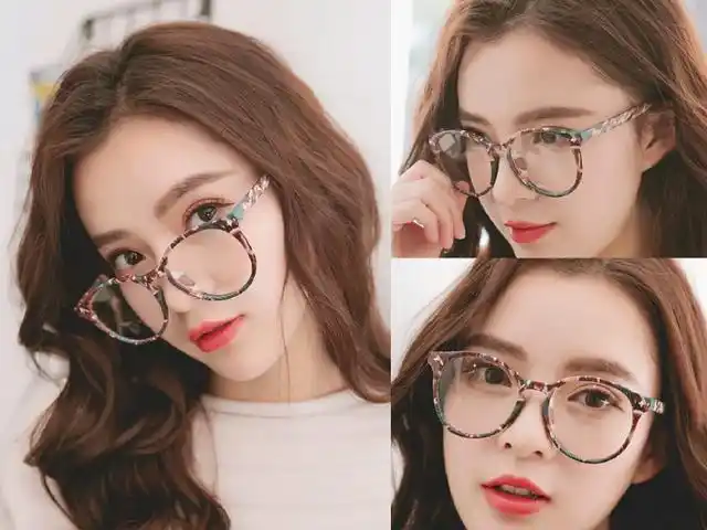 不近视的妹子也可以戴上,这款夏日最火金色边框的眼镜,戴上尽显高级