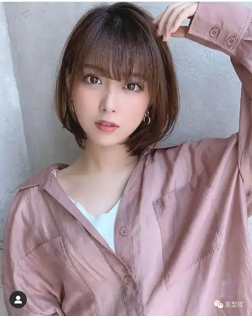 清纯女生齐脖短发