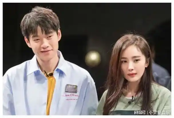 尴尬了魏大勋杨幂罕见同框汗流浃背不敢对视评论区笑麻了